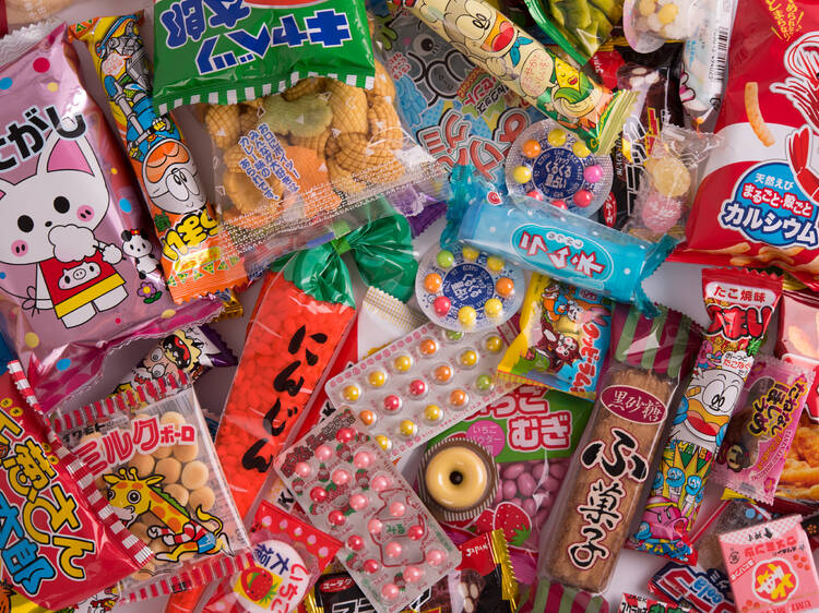 8 Japanese subscription boxes that deliver overseas: snacks, makeup and stationery