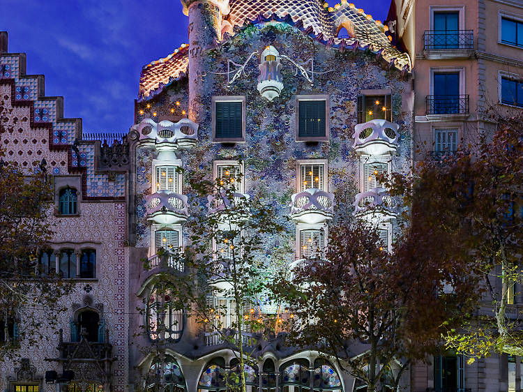 Spot the dragon on the roof at Casa Batlló