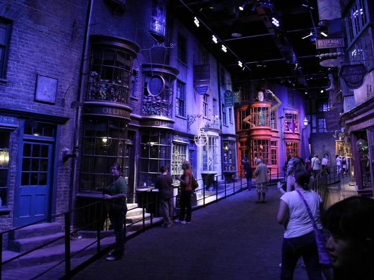 Visit Hogwarts at the Harry Potter Studio Tour